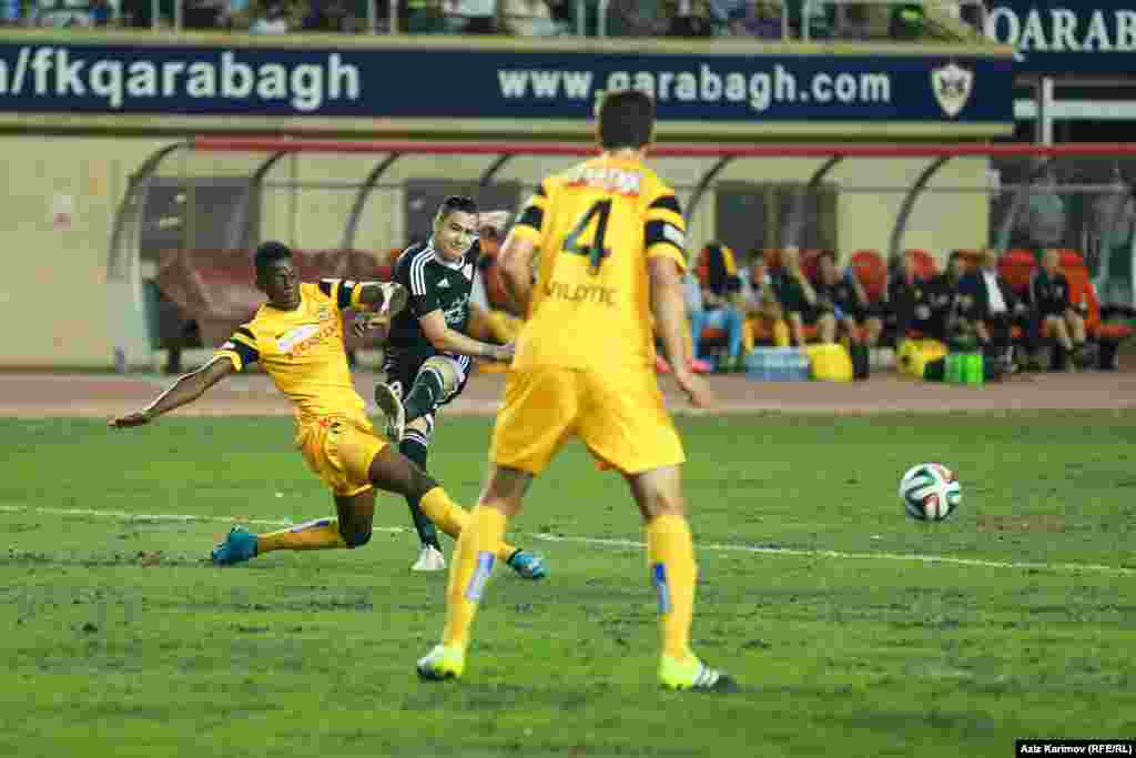 &quot;Qarabağ&quot; futbol üzrə Avropa Liqası&nbsp;pley-off mərhələsinin cavab oyununda&nbsp;&nbsp;&quot;Yanq Boyz&quot; a 3:0 hesabı ilə qalib gəldi.